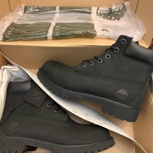 NWT Black Timberlands size 6.5 in Women(5 in Boys)
